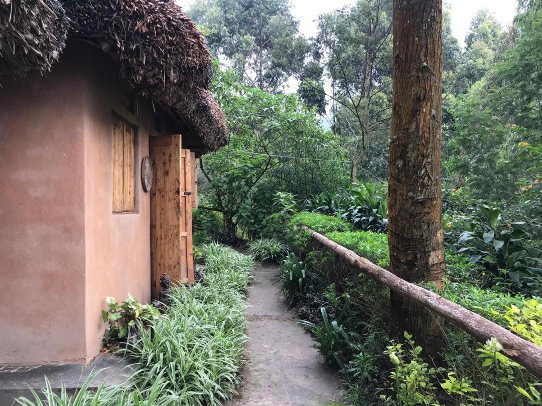 Om Hostel Bunyonyi Kabale Экстерьер фото