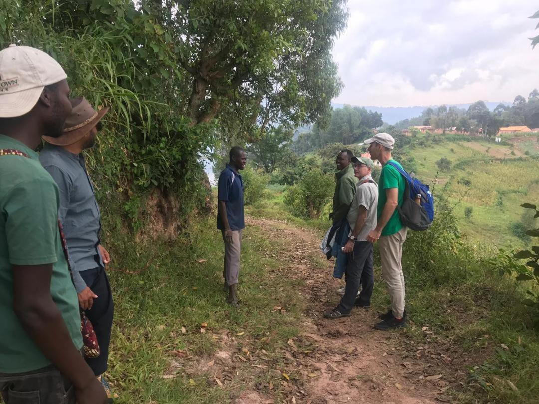 Om Hostel Bunyonyi Kabale Экстерьер фото