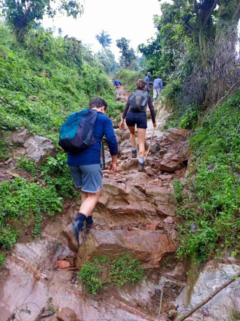 Om Hostel Bunyonyi Kabale Экстерьер фото