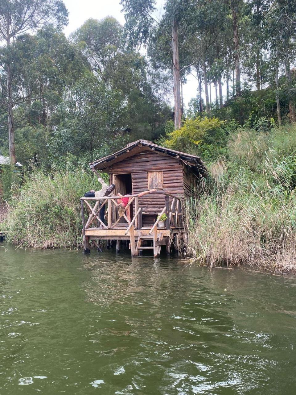 Om Hostel Bunyonyi Kabale Экстерьер фото